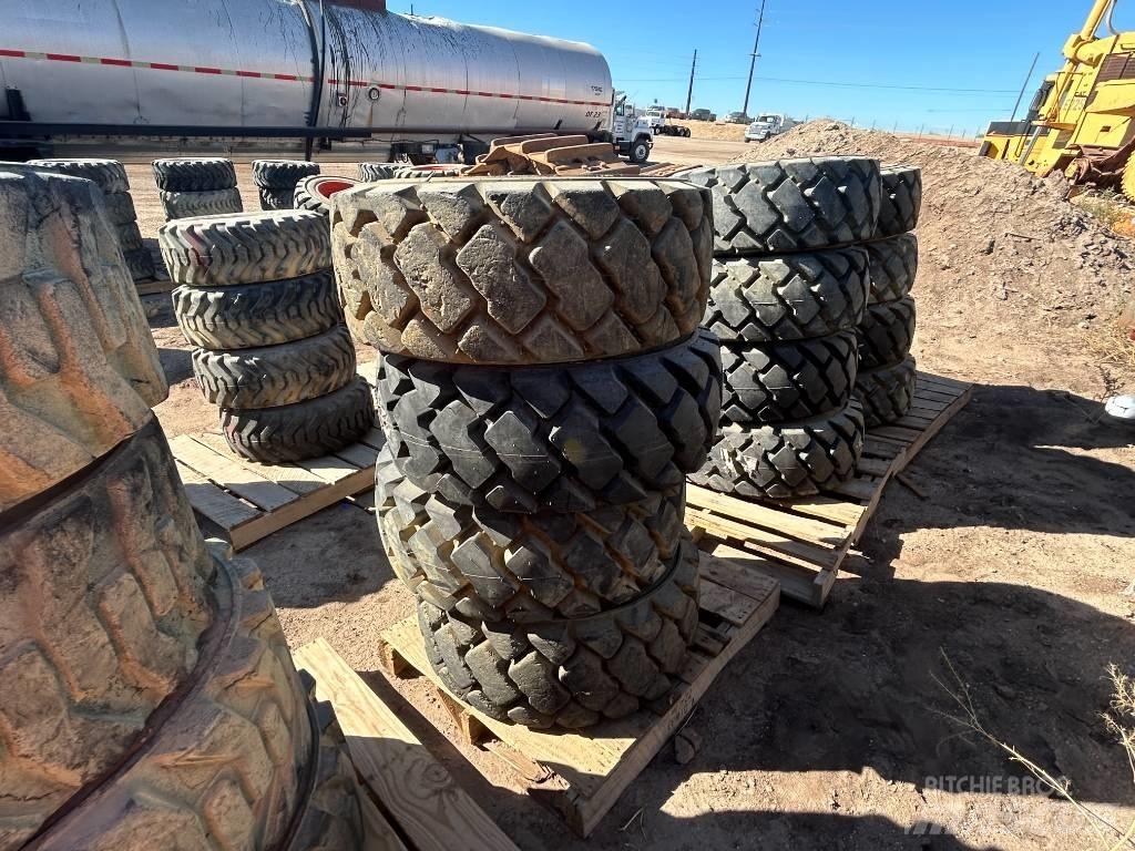 Bobcat 12x16.5 Tires Padangos, ratai ir ratlankiai