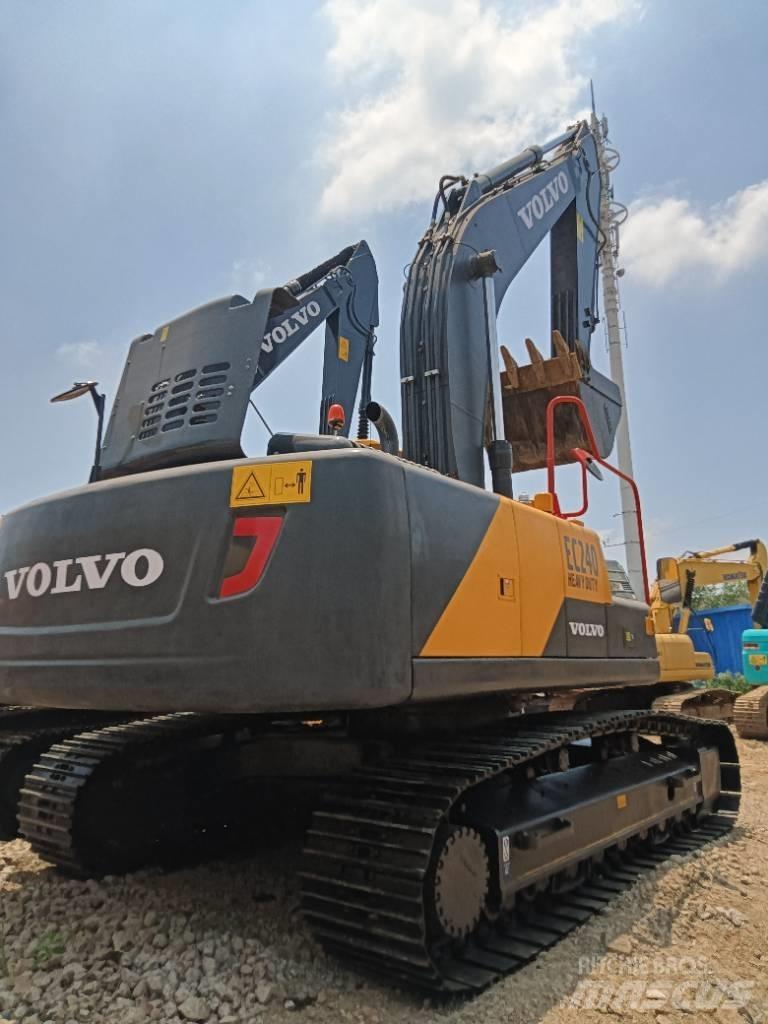 Volvo EC 240 Vikšriniai ekskavatoriai