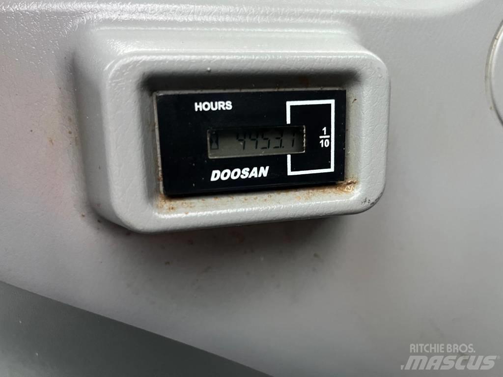 Doosan DX 140 LCR-5 Vikšriniai ekskavatoriai