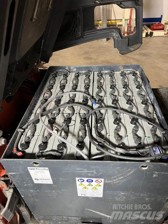 Linde E30/600HL-01 Elektriniai šakiniai krautuvai
