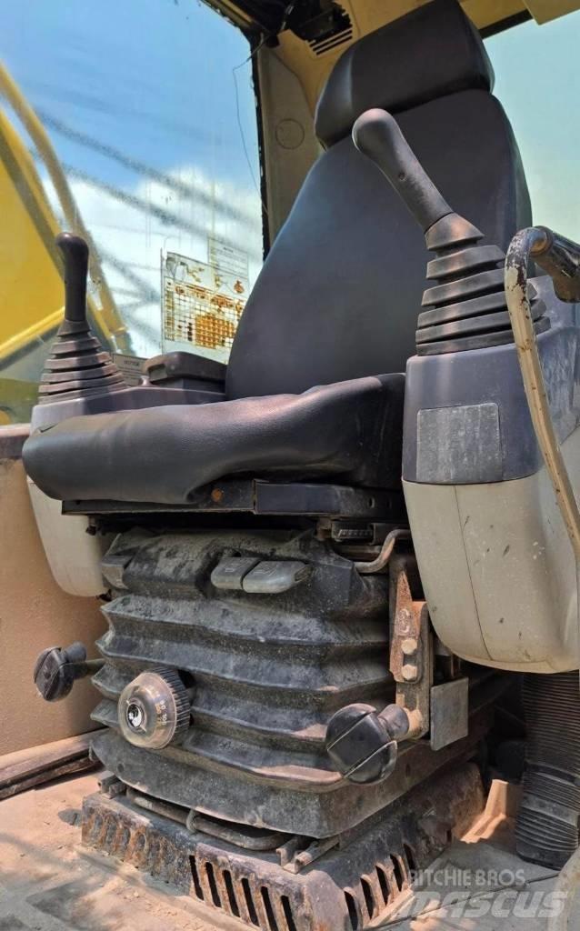 CAT 325 CL Vikšriniai ekskavatoriai