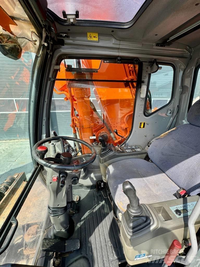 Hitachi ZX 180 W Ratiniai ekskavatoriai