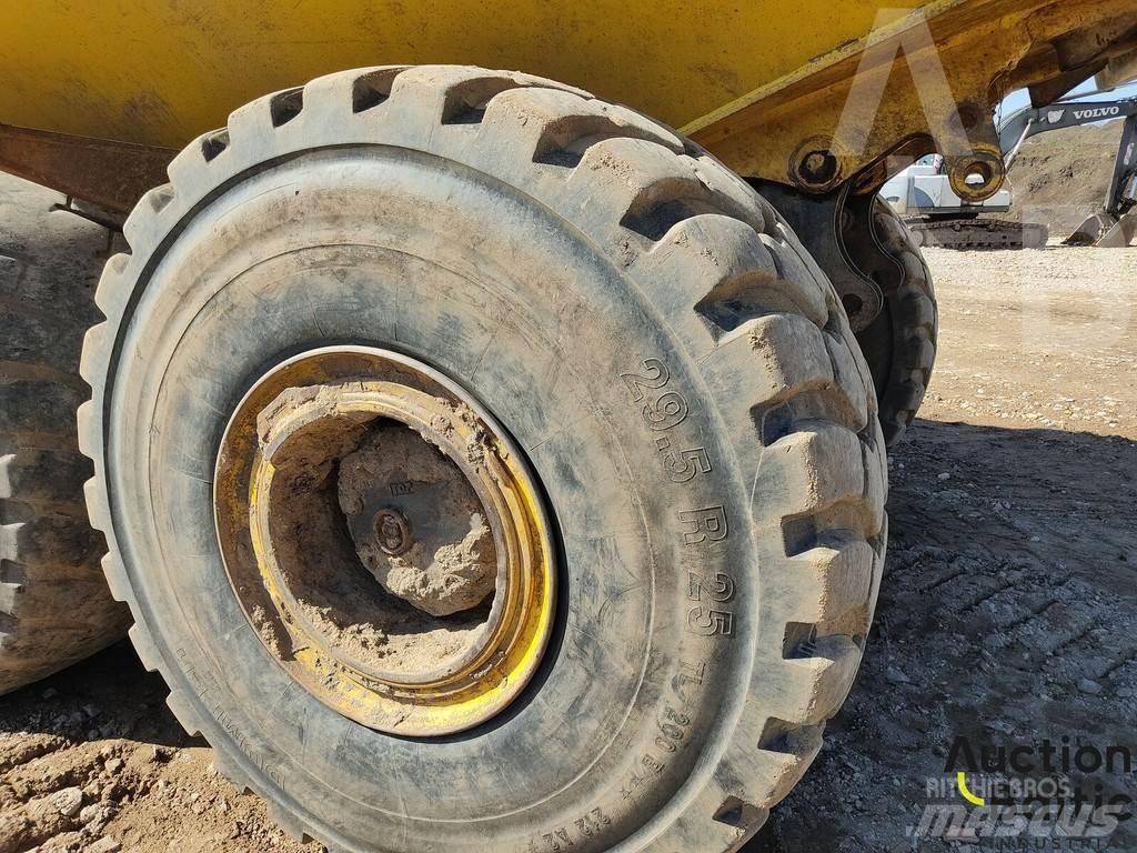 Komatsu HM400 Karjeriniai savivarčiai