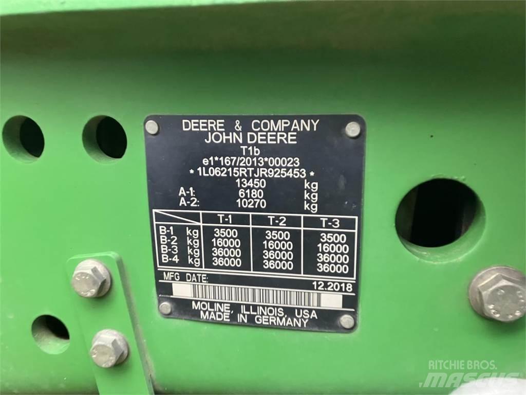 John Deere 6215R Traktoriai