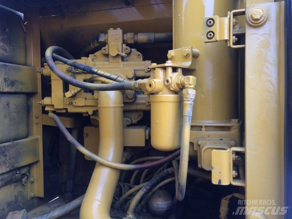 CAT 320 B Vikšriniai ekskavatoriai