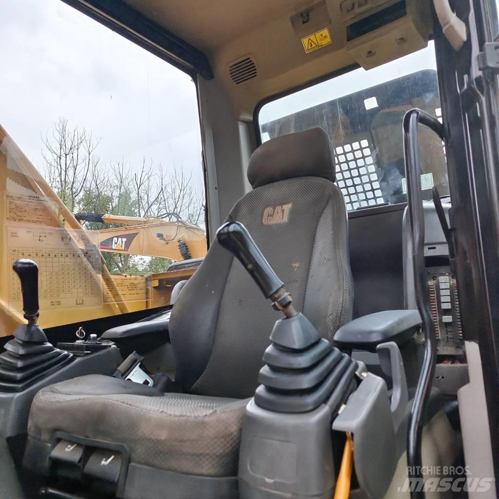 CAT 320 D Vikšriniai ekskavatoriai