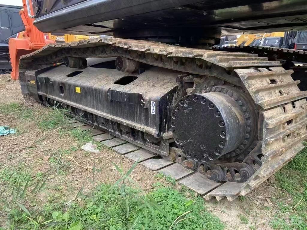 Hitachi 360 Vikšriniai ekskavatoriai