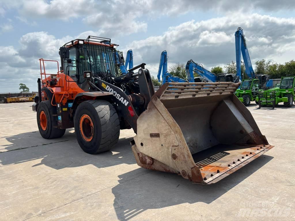 Doosan DL 300-5 Naudoti ratiniai krautuvai