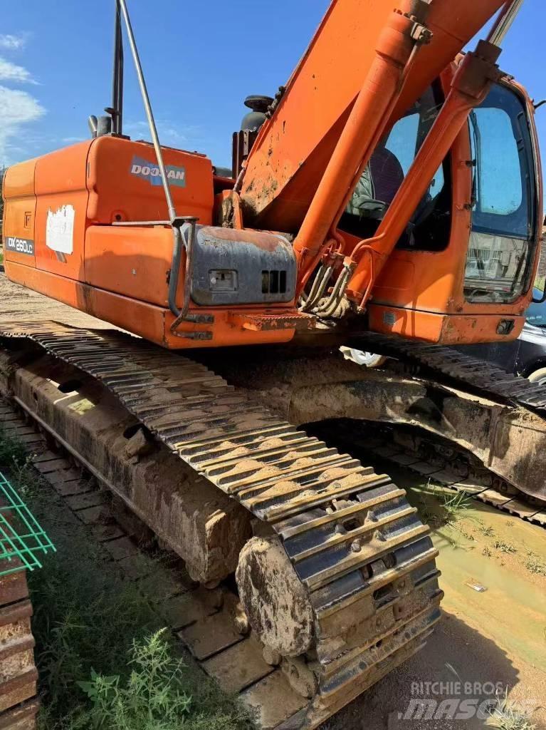 Doosan DX 260LC Vikšriniai ekskavatoriai