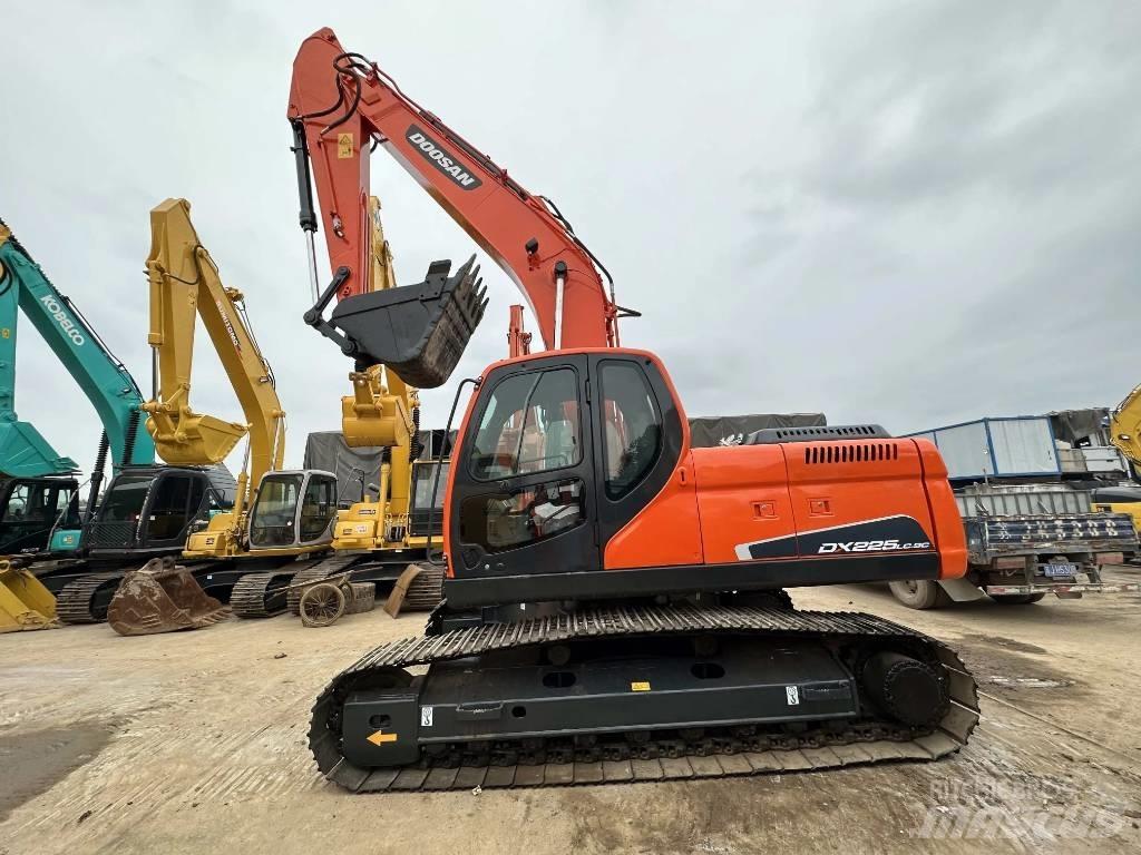 Doosan DX225LC-9C Vikšriniai ekskavatoriai