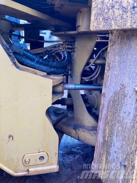 CAT 980 F Naudoti ratiniai krautuvai