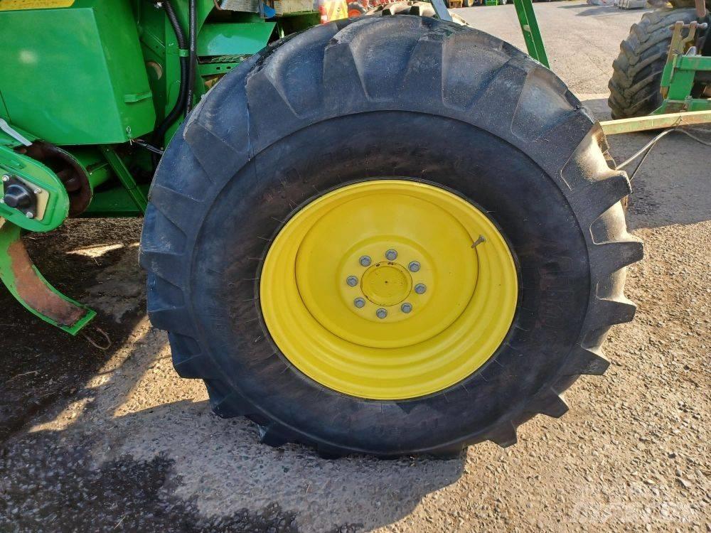 John Deere W 540 Derliaus nuėmimo kombainai