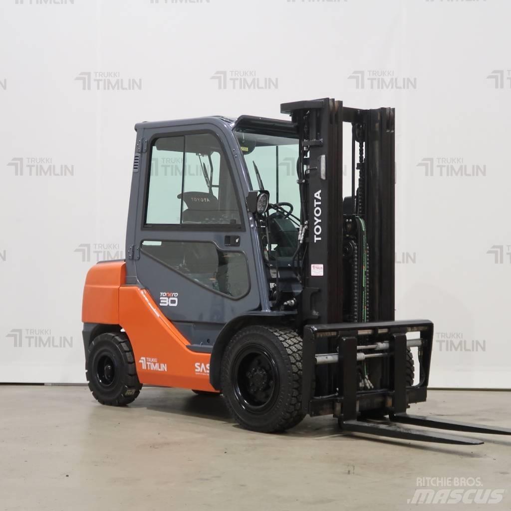 Toyota 02-8FDF30 Dyzeliniai krautuvai