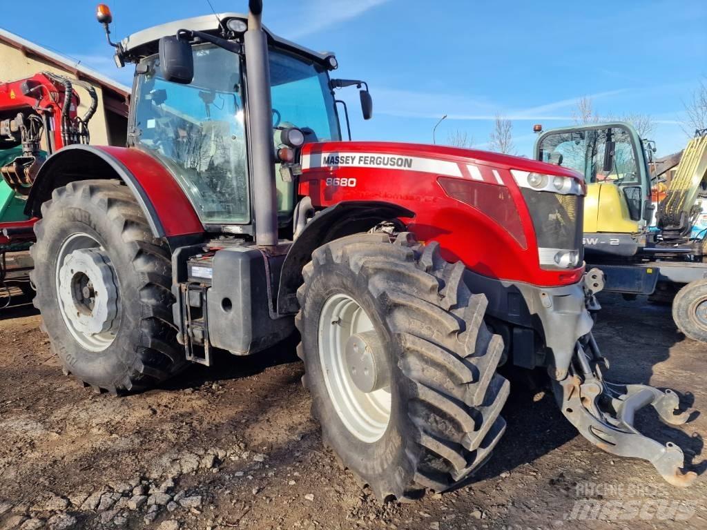Massey Ferguson 8680 Traktoriai