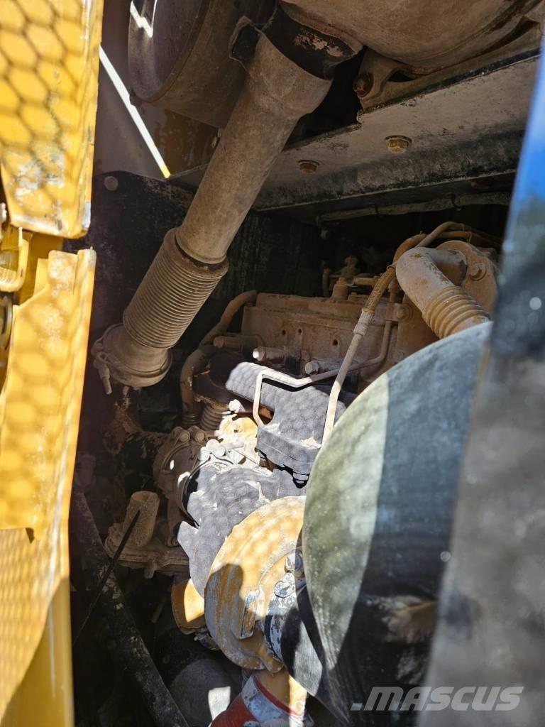 CAT 930 M Naudoti ratiniai krautuvai