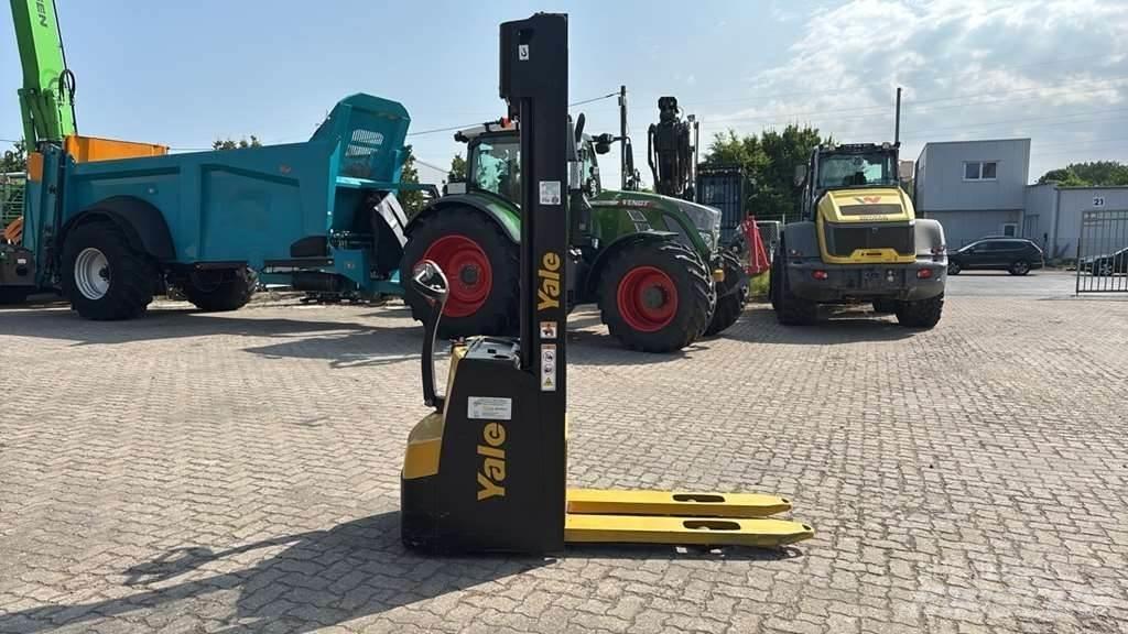 Yale MS12 AC Rankiniai vėžimėliai