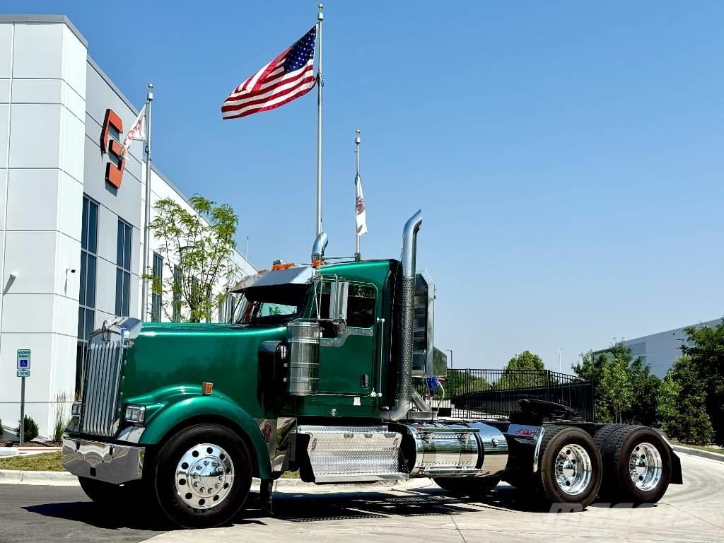 Kenworth W 900 Naudoti vilkikai