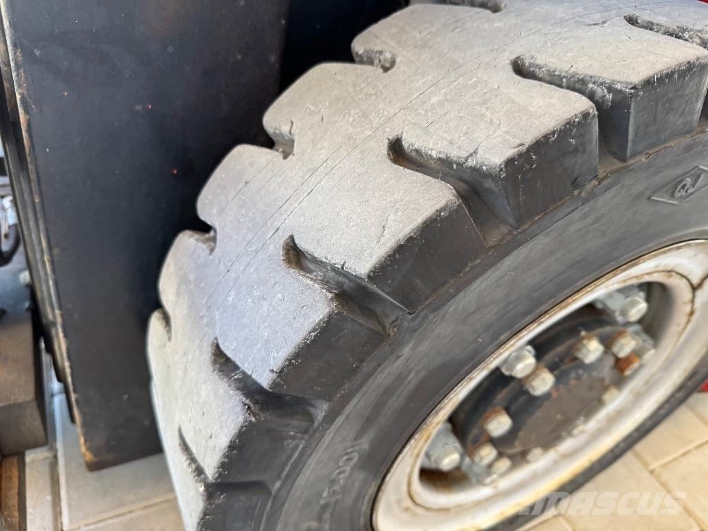 Manitou MI 25 Dyzeliniai krautuvai