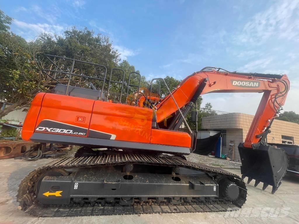 Doosan DX 300LCA Vikšriniai ekskavatoriai