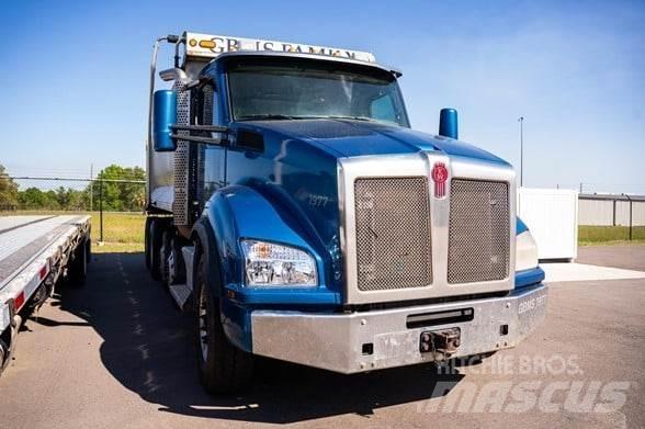 Kenworth T880 Savivarčių priekabų vilkikai