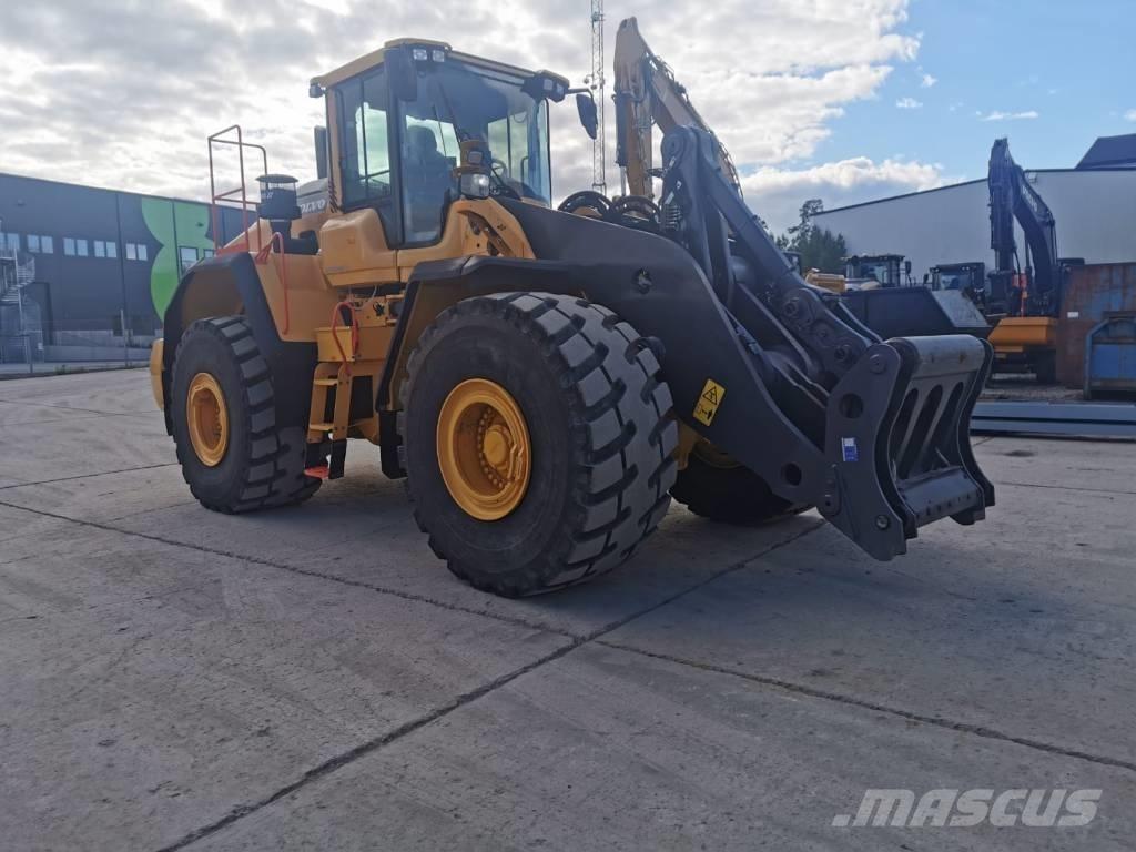 Volvo L 220 H Naudoti ratiniai krautuvai