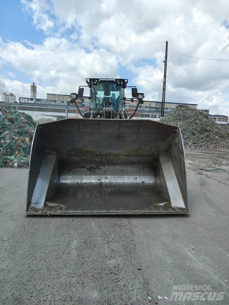 Doosan DL 320-7 Naudoti ratiniai krautuvai