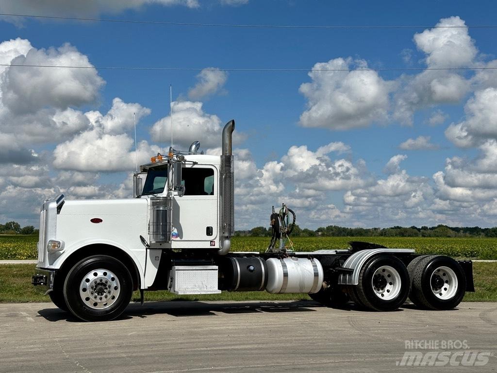 Peterbilt 388 Naudoti vilkikai