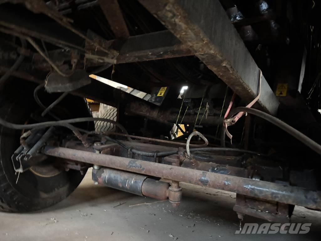 New Holland BB 940 Stačiakampių ryšulių presai