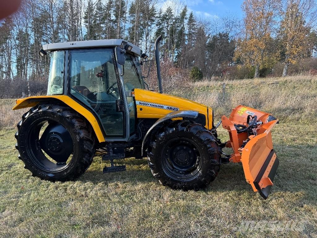 Massey Ferguson 4225 Traktoriai