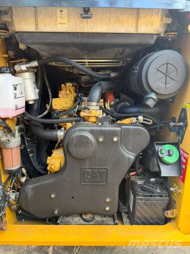 CAT 299 D XHP Krautuvai su šoniniu pasukimu