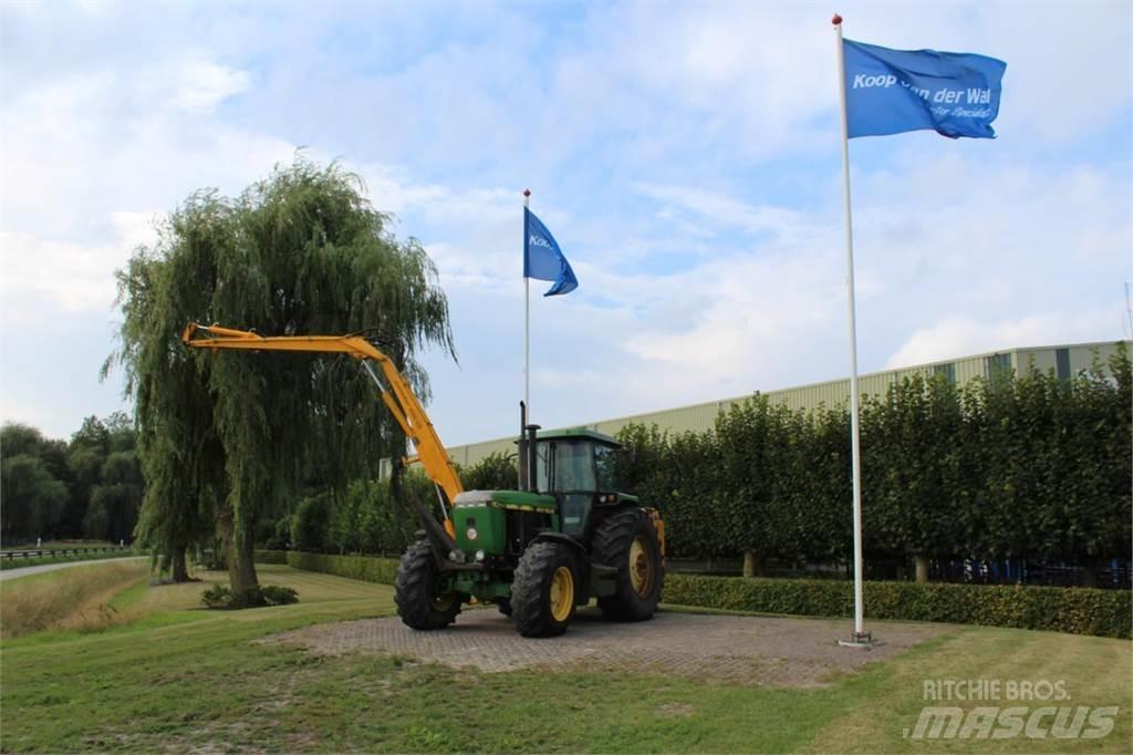 John Deere 4055 Traktoriai