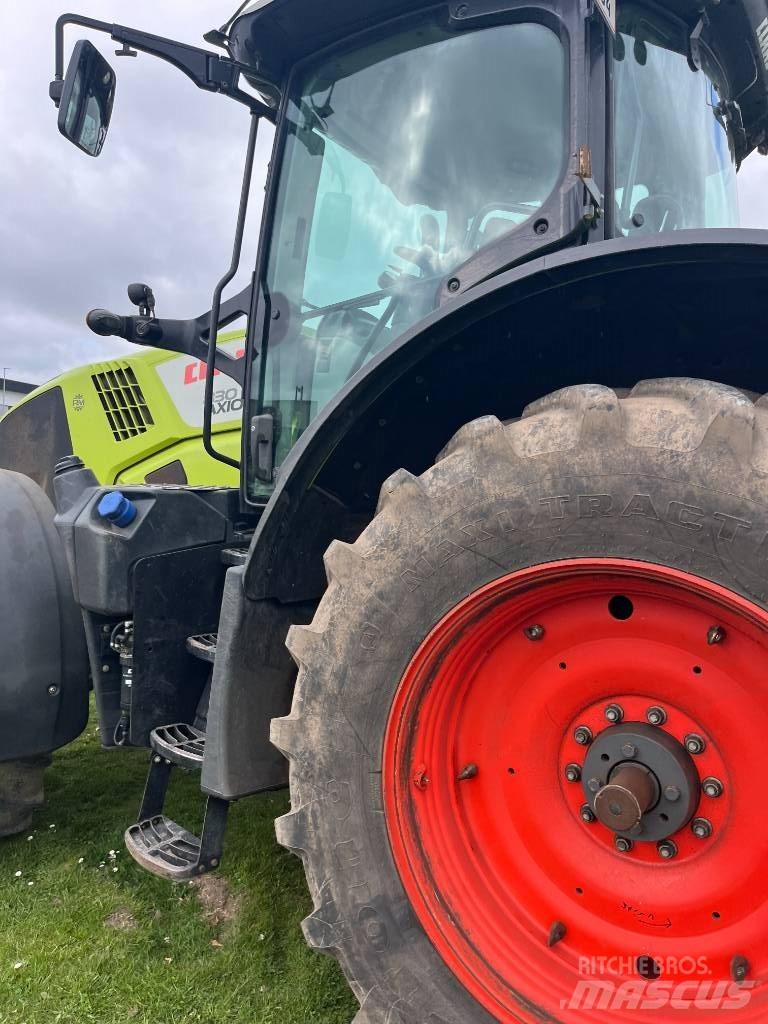 CLAAS AXION 830 CIS+ Traktoriai