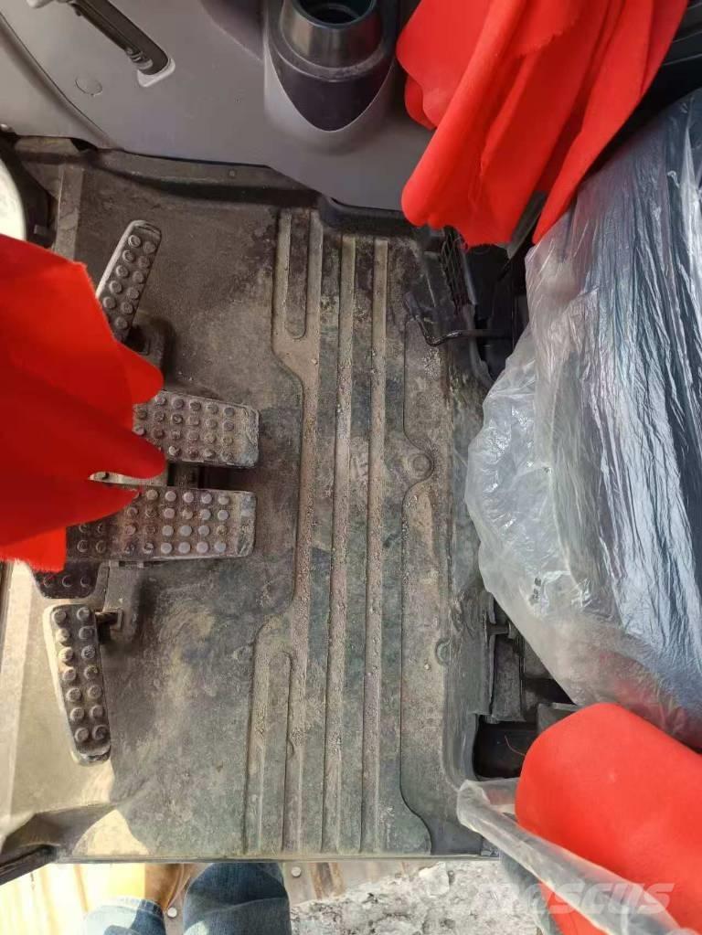 Hitachi ZX 70 Vidutinės galios ekskavatoriai 7-12 t