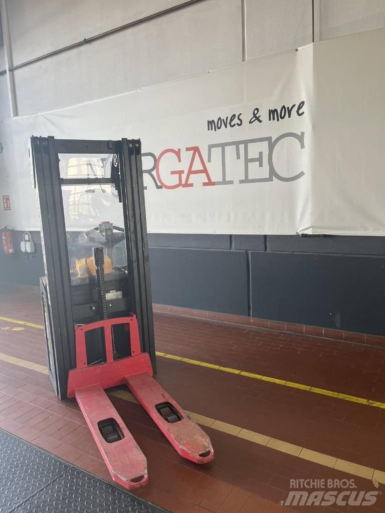 Hyster S1.4 Rankiniai vėžimėliai