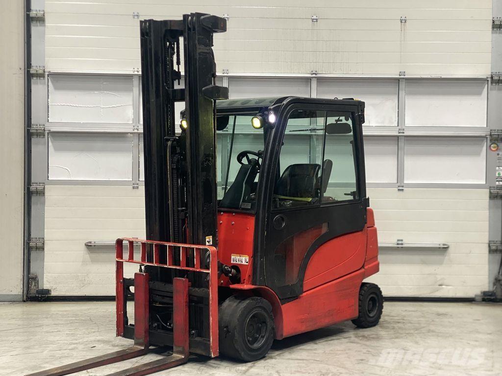 Hyster J3.0XN Elektriniai šakiniai krautuvai