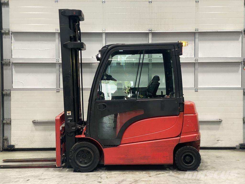 Hyster J3.0XN Elektriniai šakiniai krautuvai