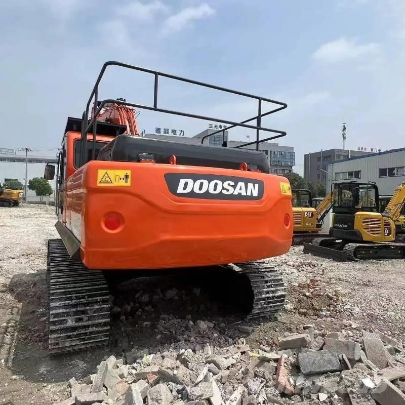 Doosan DX300 Vikšriniai ekskavatoriai