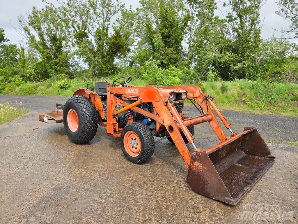 Kubota L 235 Naudoti kompaktiški traktoriai