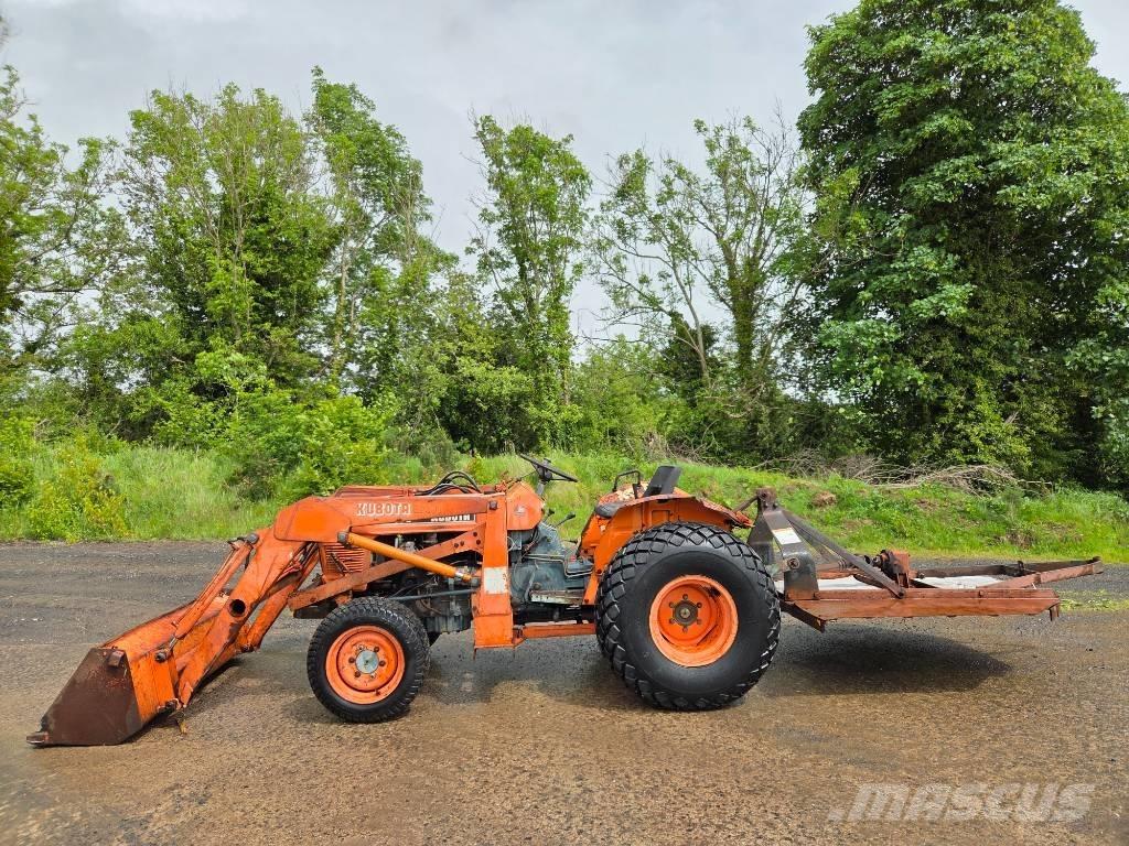 Kubota L 235 Naudoti kompaktiški traktoriai