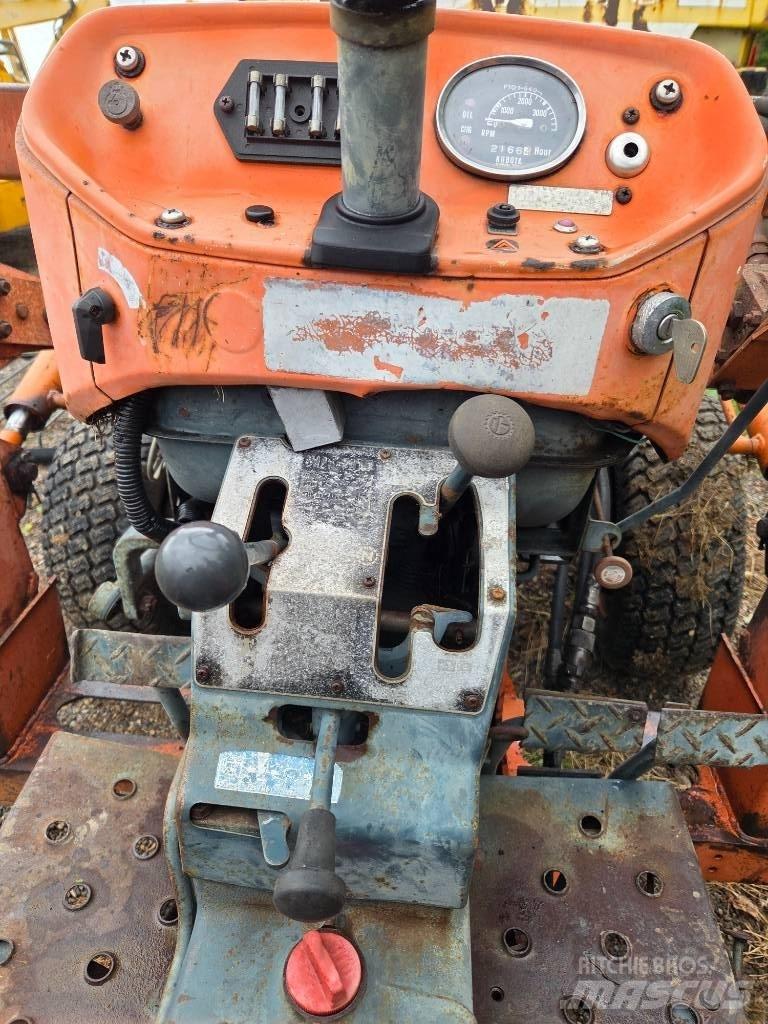 Kubota L 235 Naudoti kompaktiški traktoriai