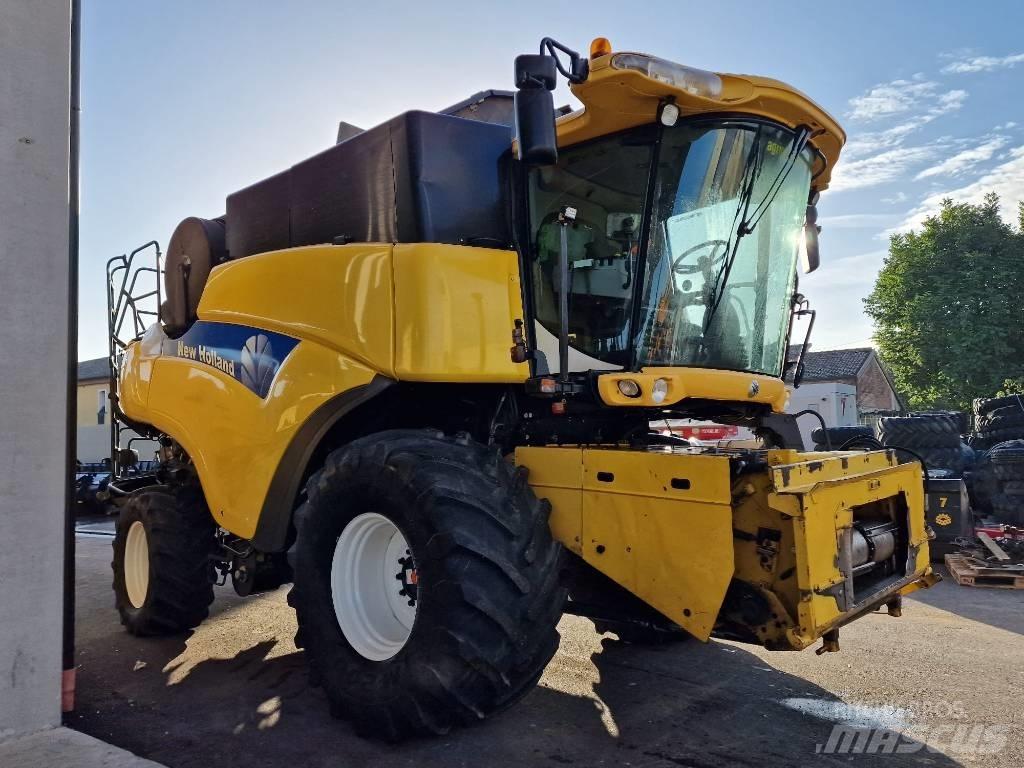 New Holland CR 9060 Derliaus nuėmimo kombainai