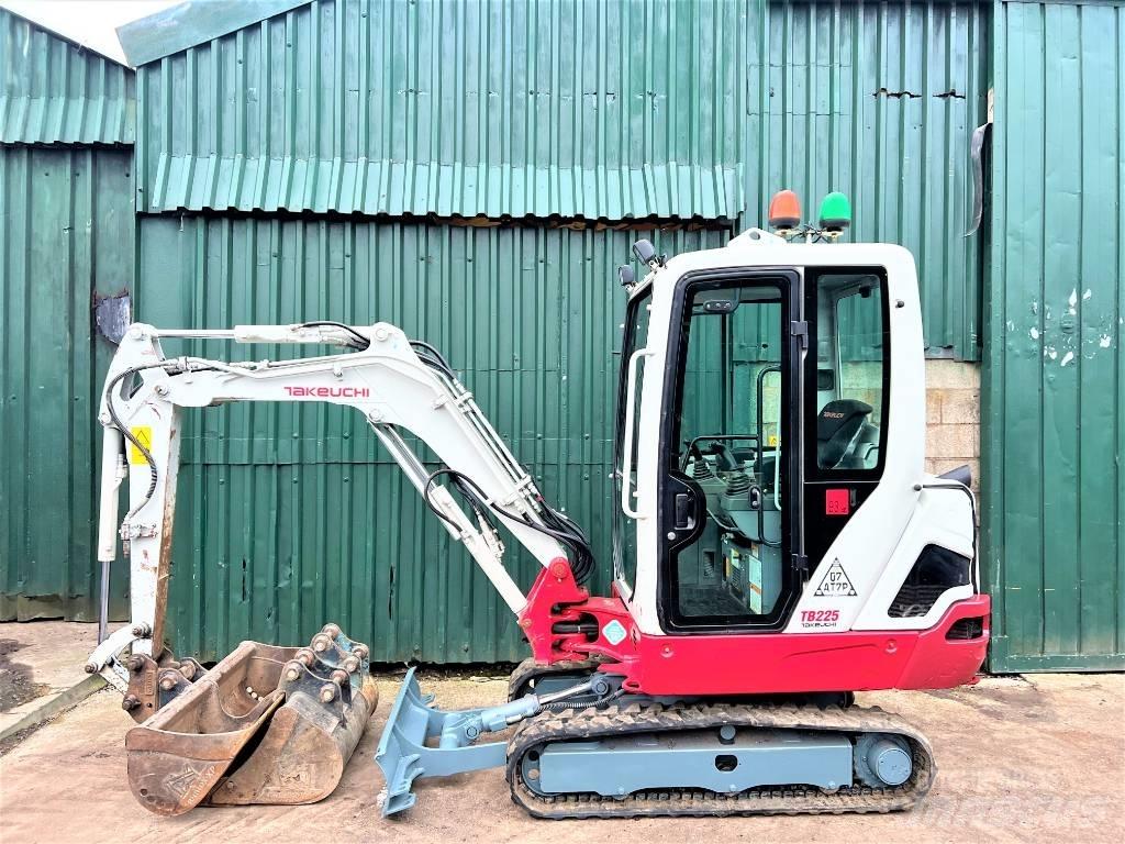 Takeuchi TB225 Mini ekskavatoriai < 7 t