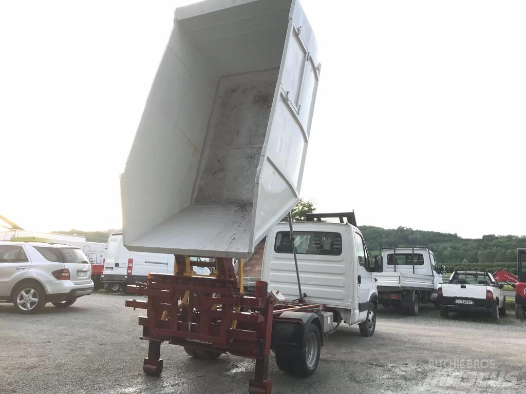 Iveco Daily 35-150 Savivarčių priekabų vilkikai