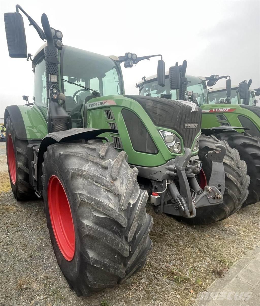 Fendt 820 Vario Traktoriai