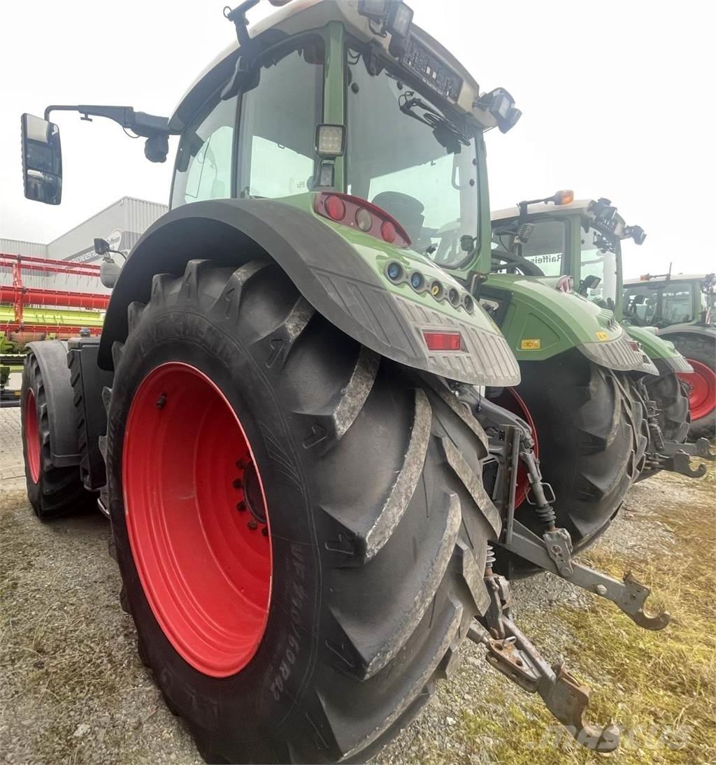 Fendt 820 Vario Traktoriai