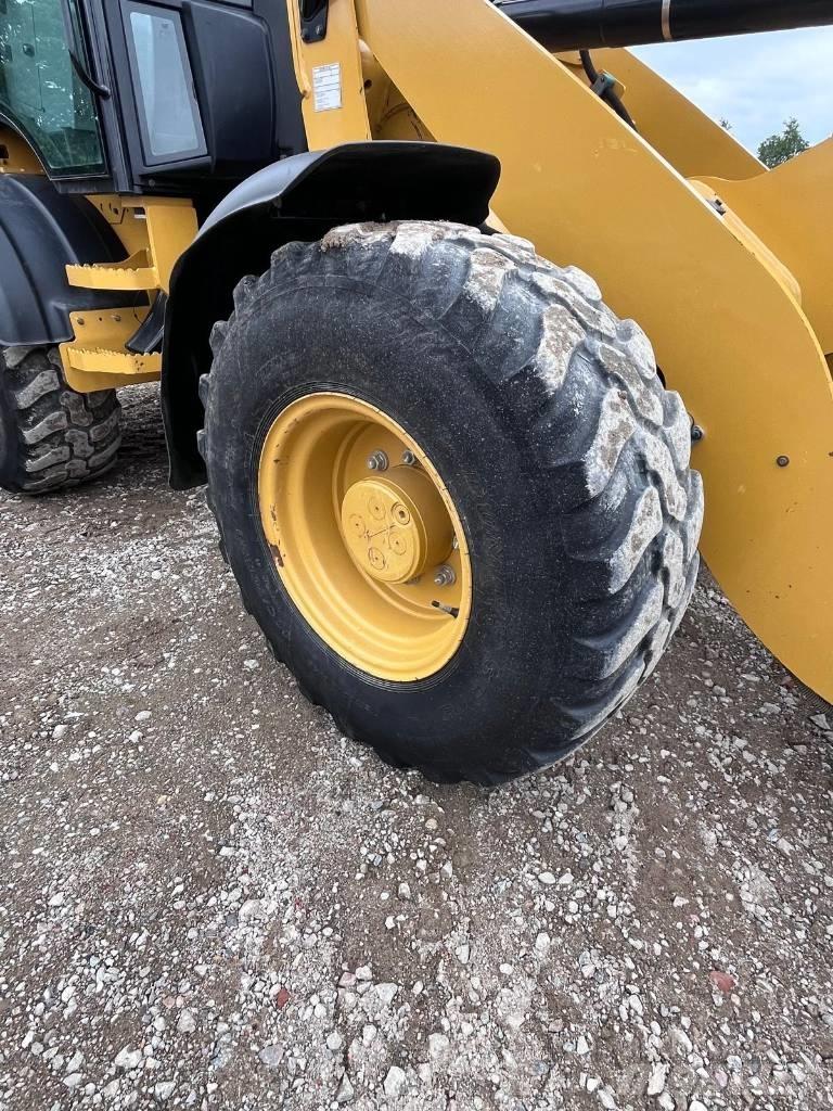 CAT 908M Naudoti ratiniai krautuvai