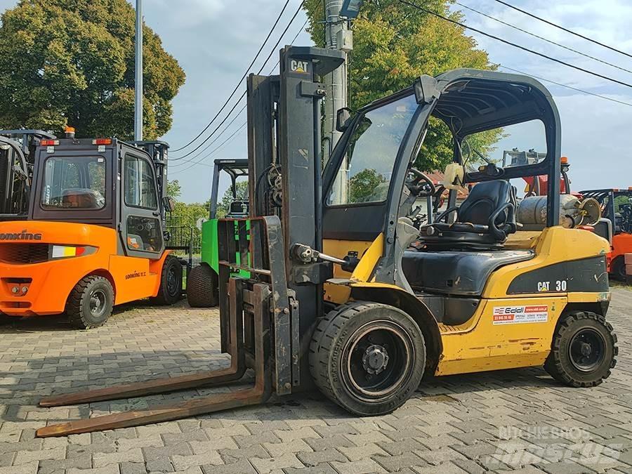 CAT GP30N LPG (dujiniai) krautuvai