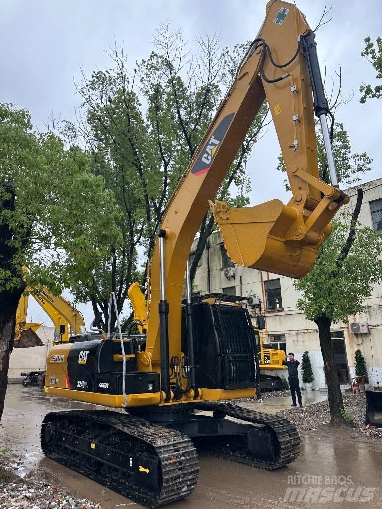 CAT CAT324D Vidutinės galios ekskavatoriai 7-12 t