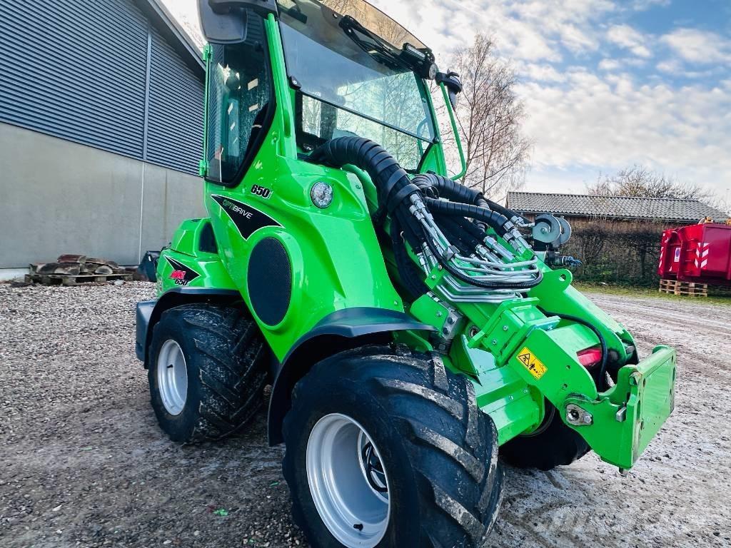 Avant 650 i Daugiafunkciniai pakrovėjai