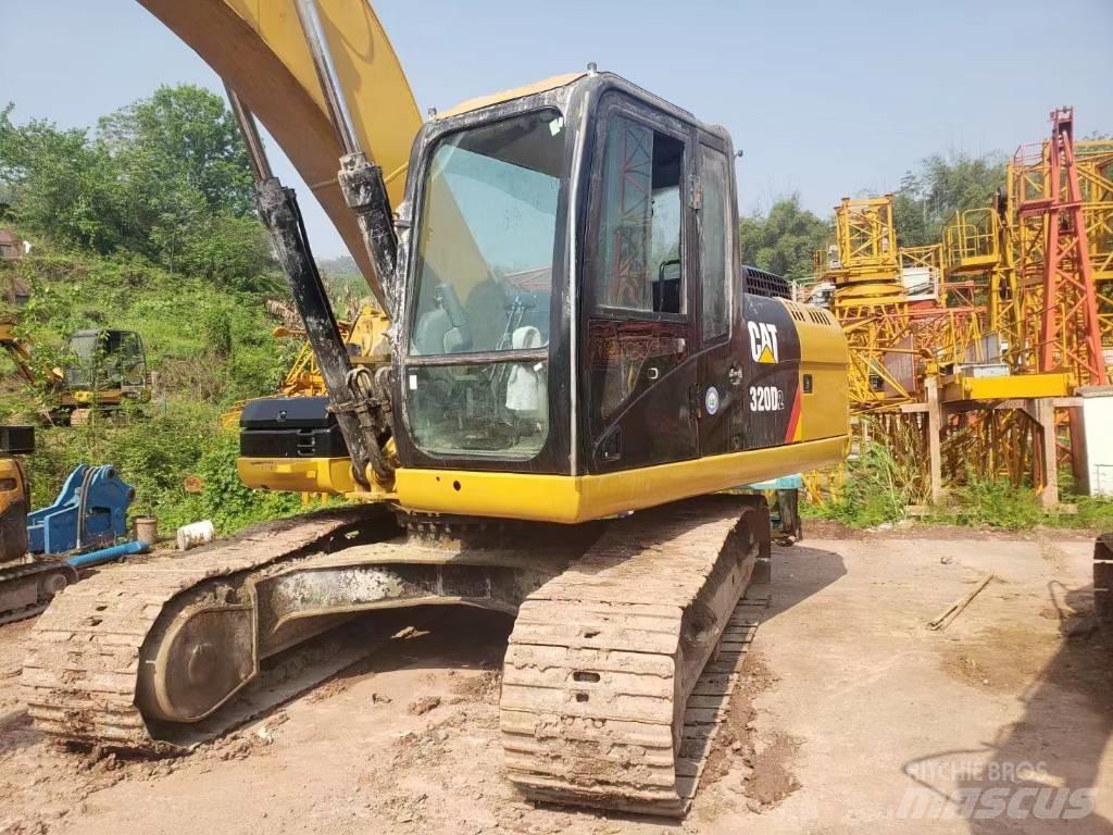 CAT 320 D Vikšriniai ekskavatoriai